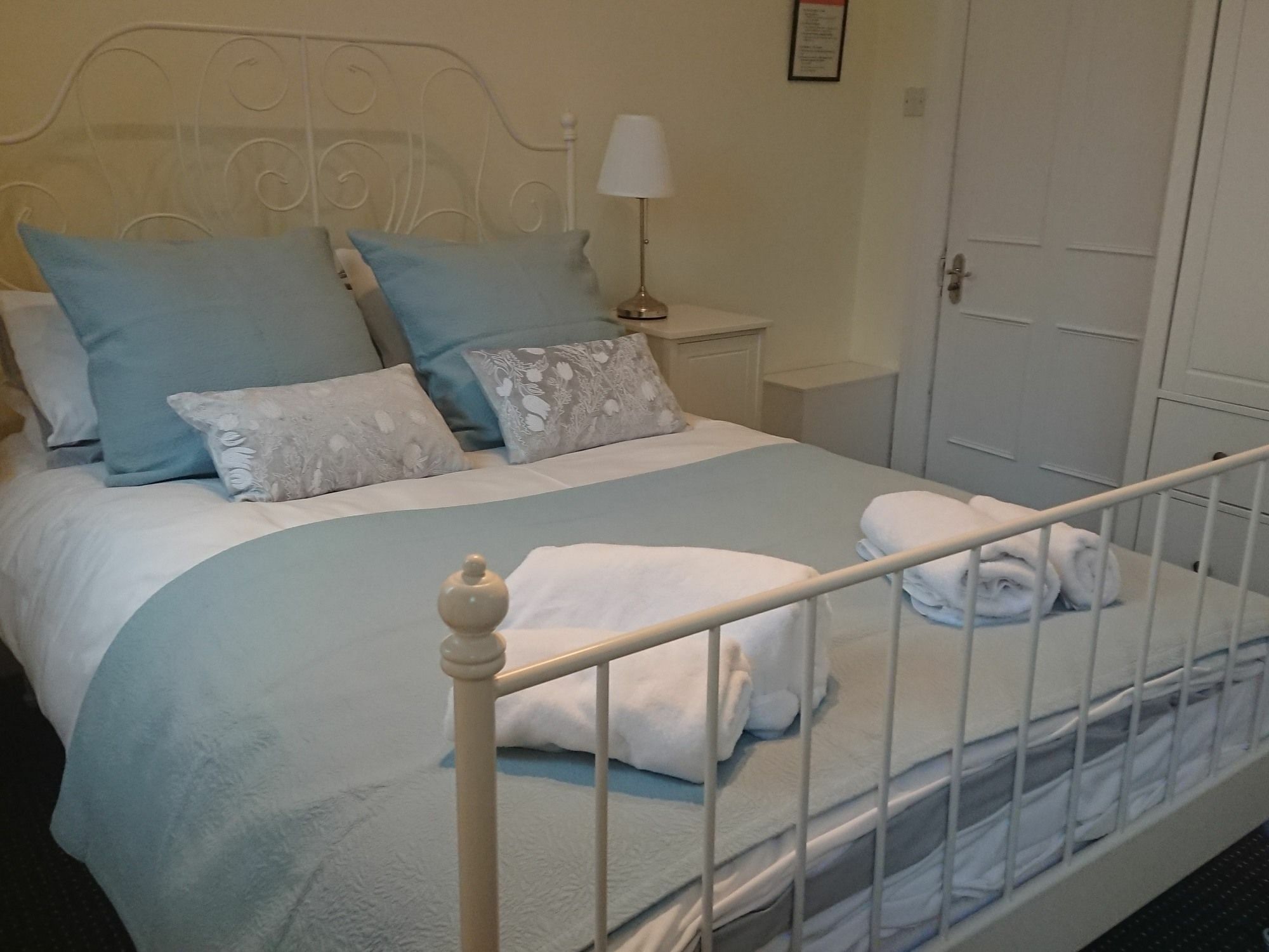 10 Lime Grove Apartment บาธ ภายนอก รูปภาพ